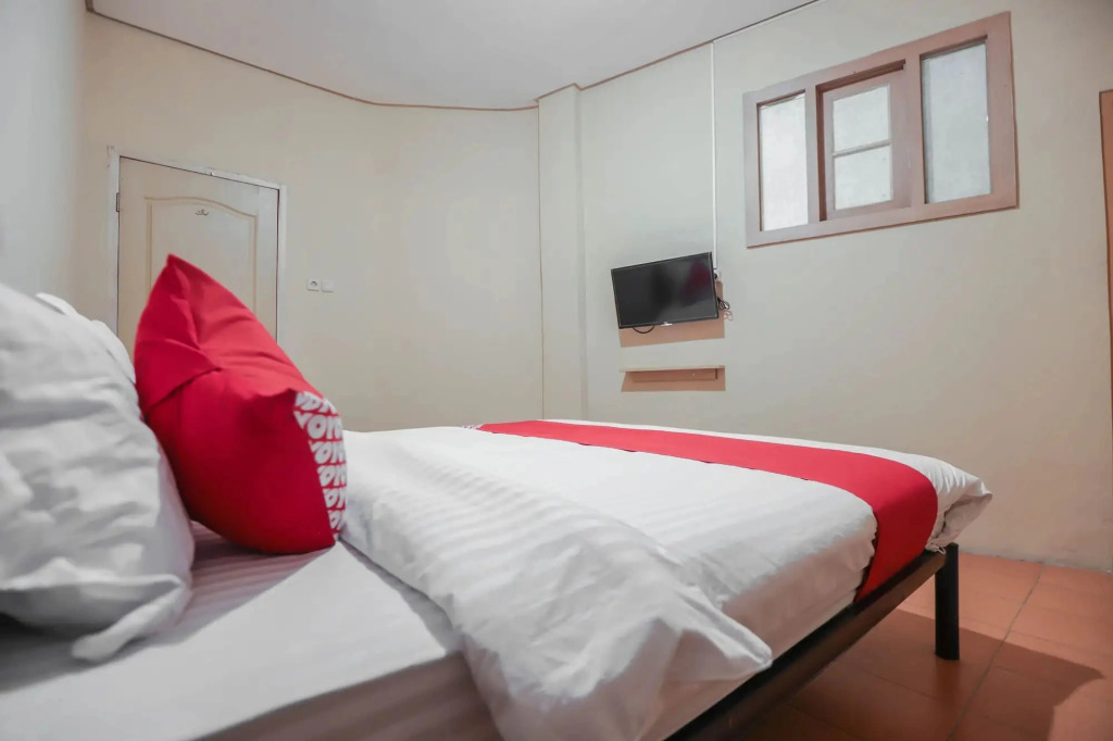 OYO 298 Gemilang Guesthouse Near Siloam Hospitals Kelapa Dua