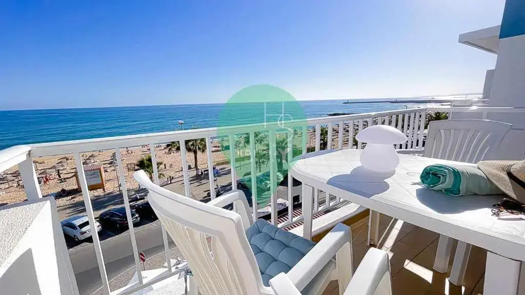 Frente praia SIM Apartamento T3 na praia de Quarteira