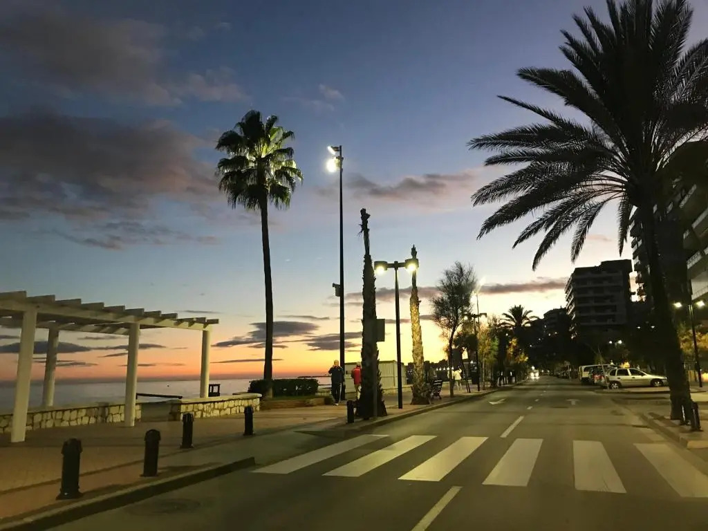 25-Modern Apartment in Paseo Maritimo, Fuengirola!