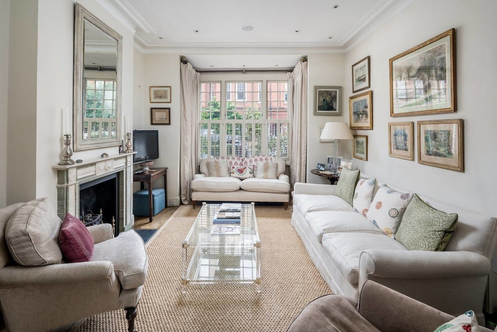 Exceptional 4-bed house right by Battersea Park