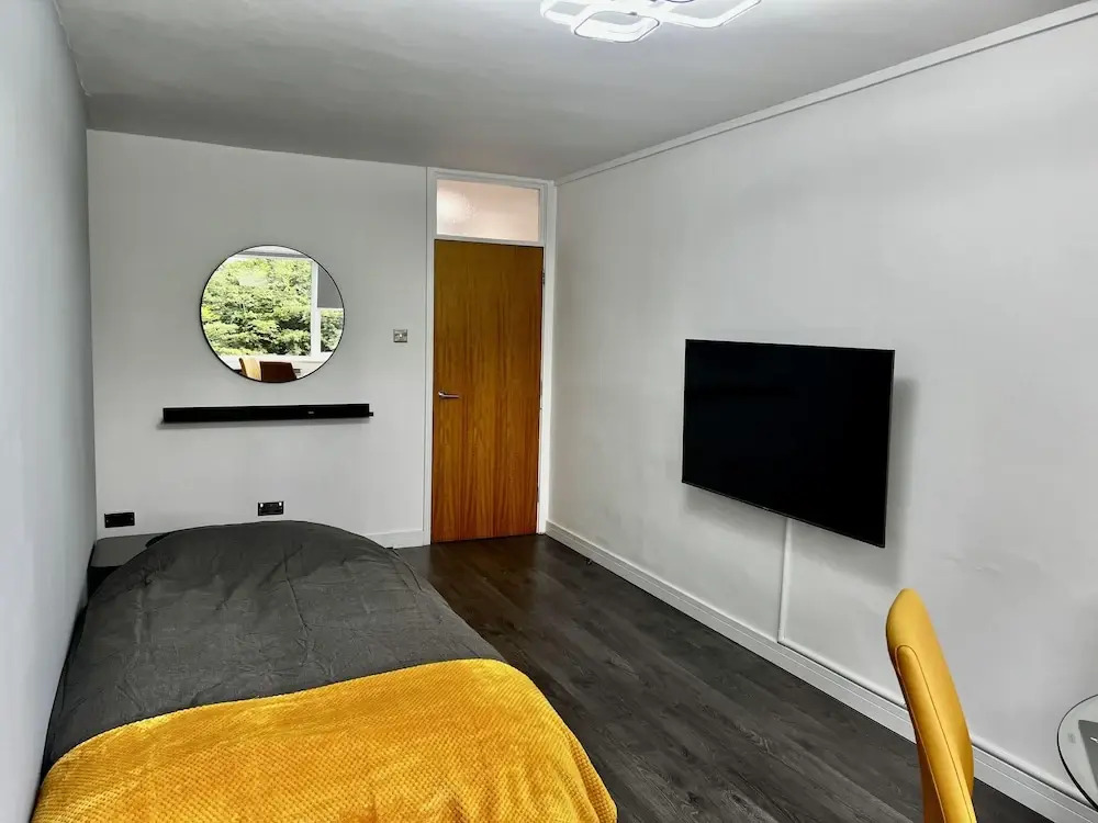 Manchester - 1 Bedroom - Sleeps 3 - Free Parking
