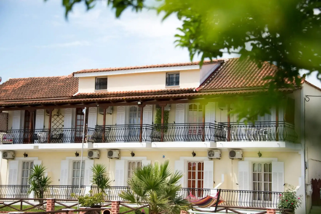 Kolevri Studios - 650m from Laganas Center, by ZanteWize