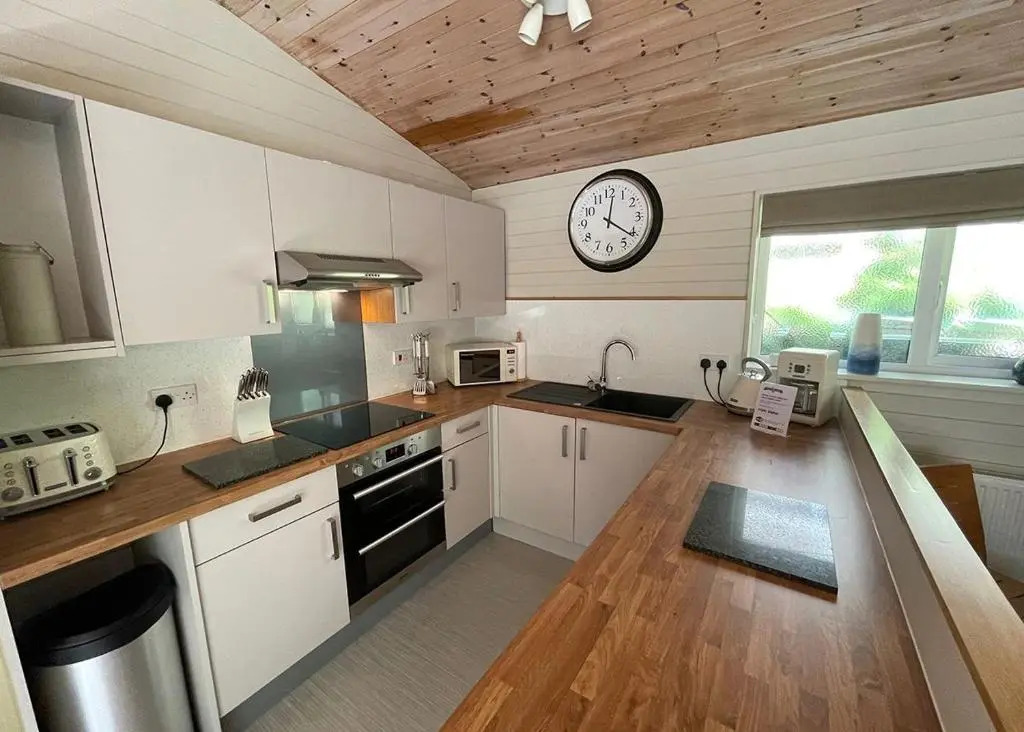 Ivyleaf Combe Lodges