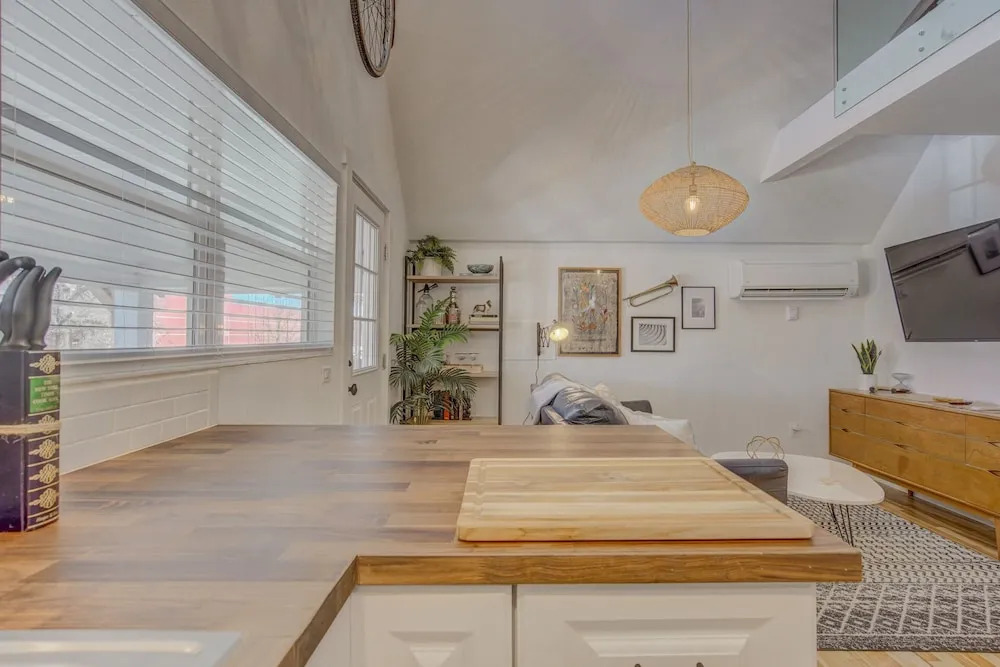 1BR Downtown Balcony-perfectwalk to Restaurants
