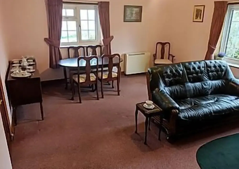 Huntingball Lodge