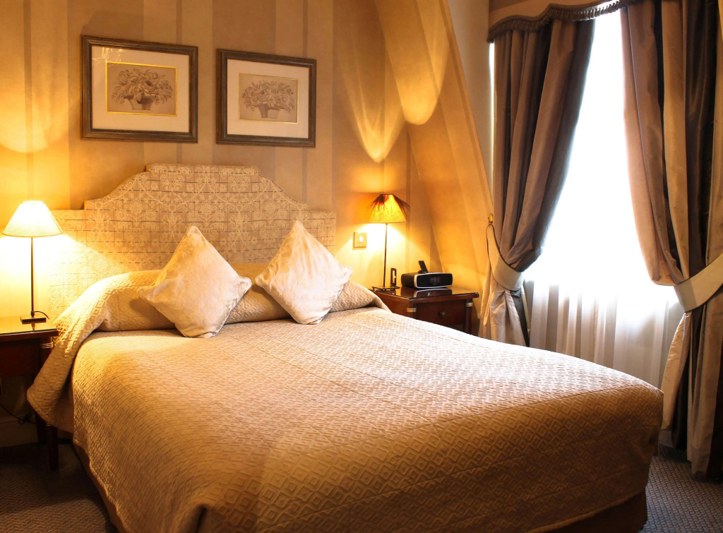 The Leonard Hotel
