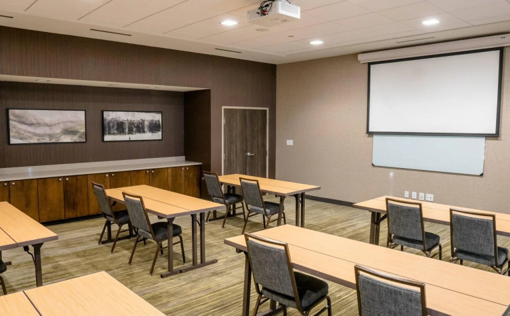 Courtyard by Marriott Fargo