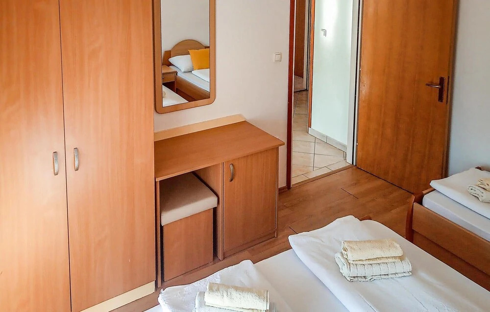 Nice Apartment in Lopar With 2 Bedrooms and Wifi