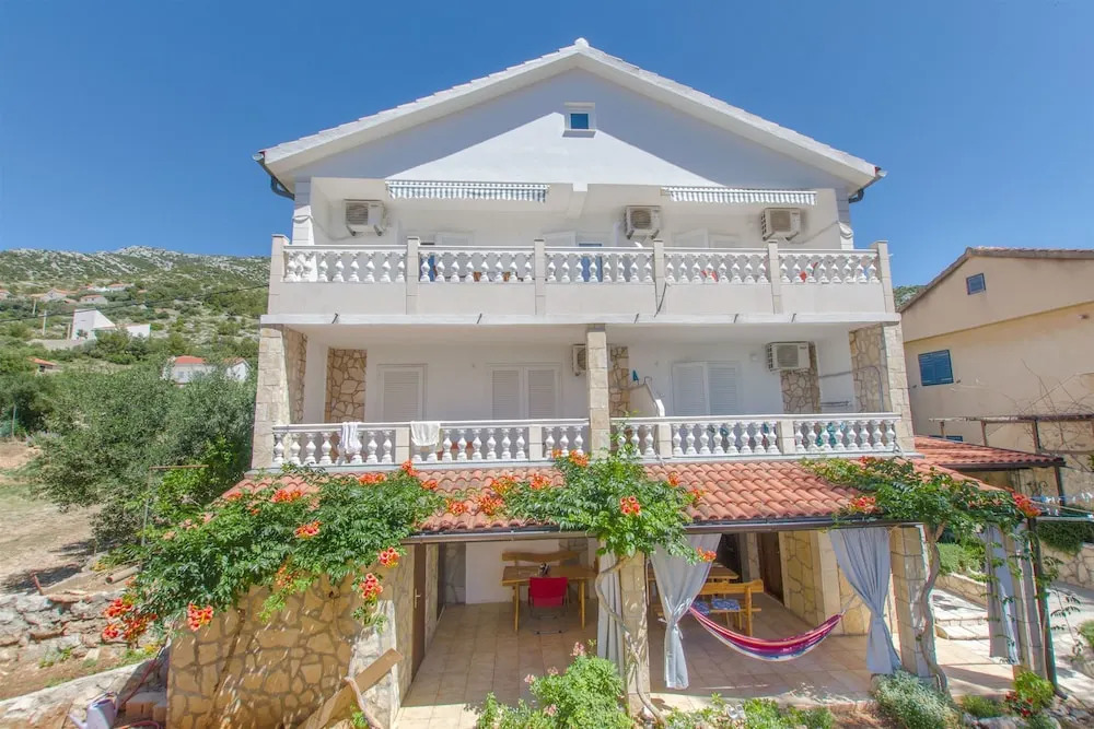 Apartments Ljiljana