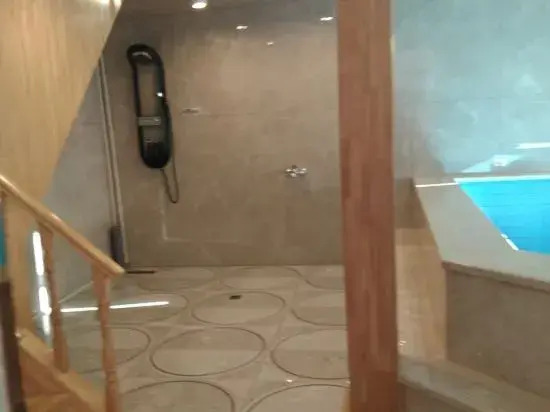 Jingu Alley Hotel