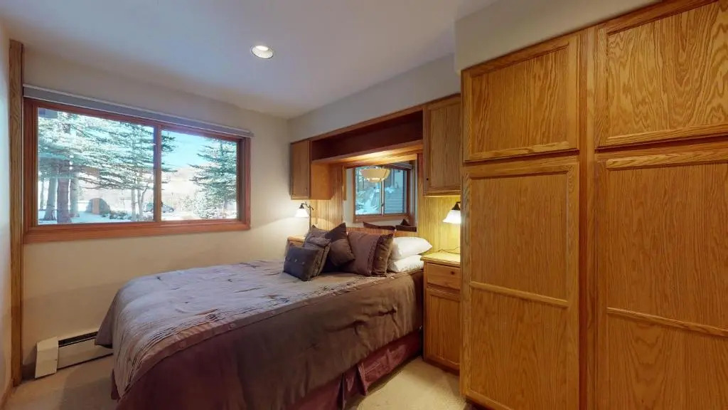 Laurelwood Condominiums Studio Premier 203