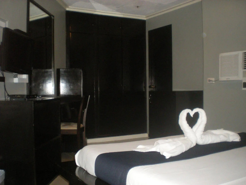 Richmond Plaza Hotel