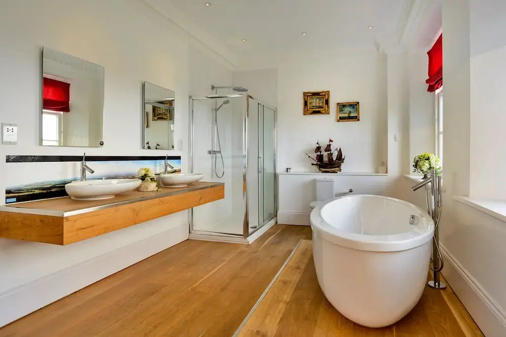 Self-catering Retreat With Pool, hot tub