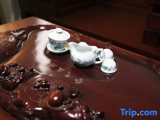 Yifeng Business Motel