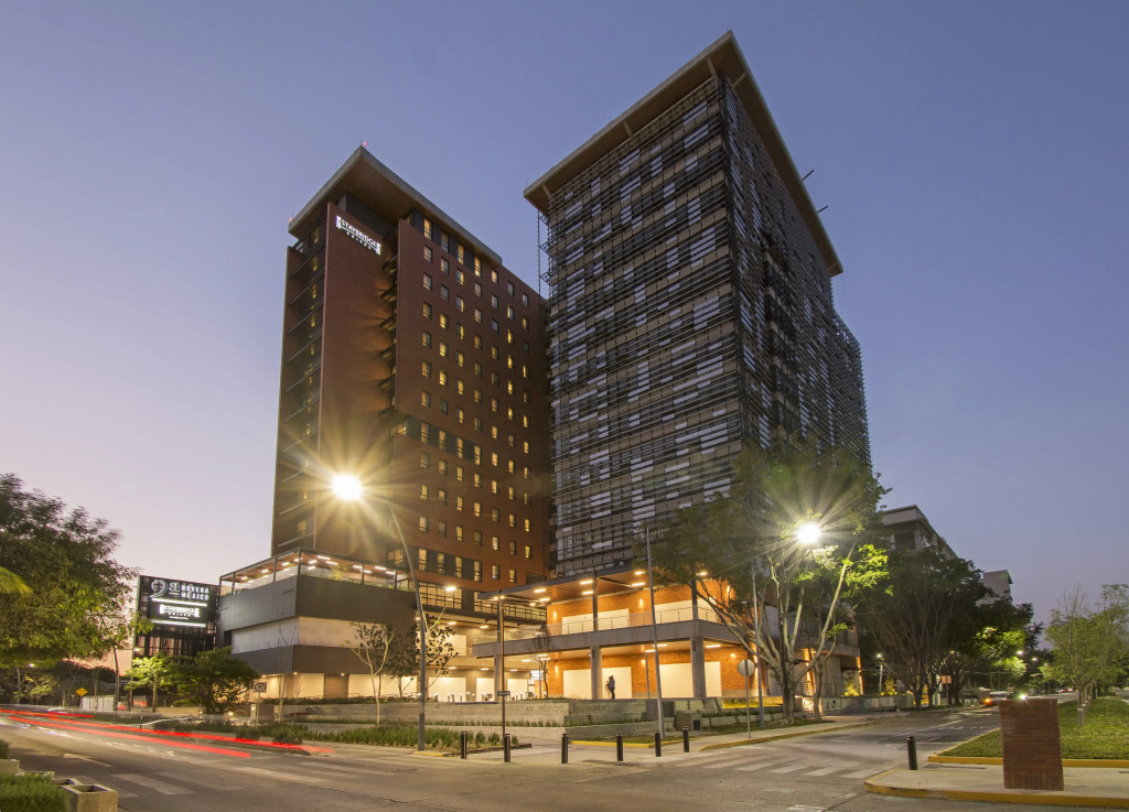 Staybridge Suites - Guadalajara Novena by IHG