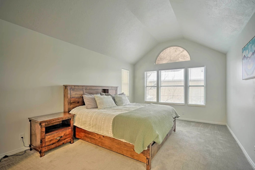 Spacious Cottonwood Heights Home: Ski Nearby!