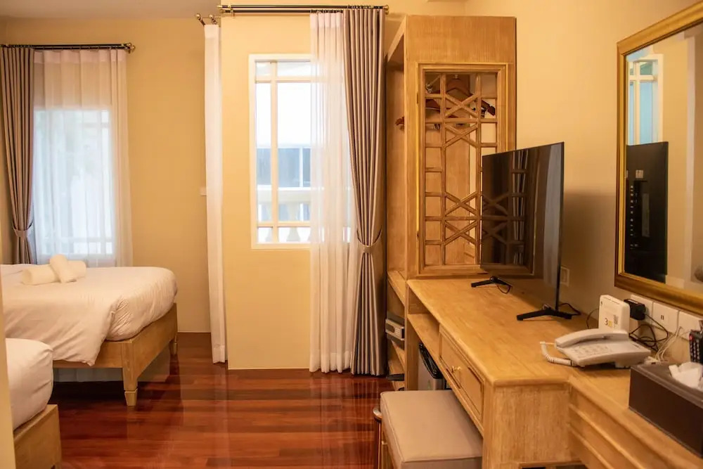 Siri Ratchadamnoen Bangkok Hotel