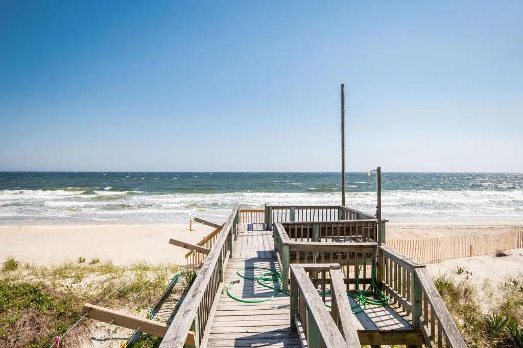 Beach Barracks by Oak Island Accommodations
