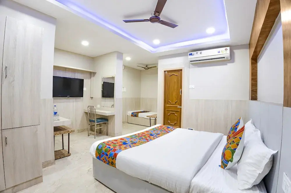 Fabhotel Wooden Park