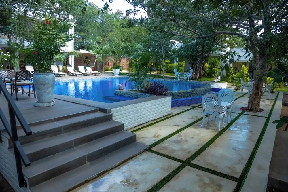 Kasambabezi Lodge