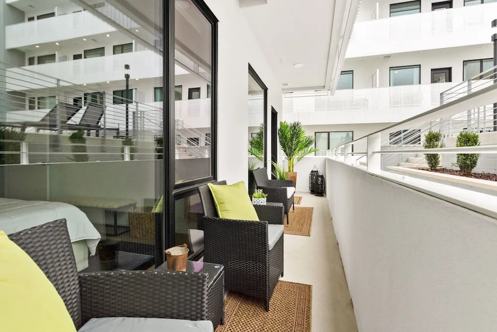 Lllume New Green Community Poolside End Unit 1 Bedroom Condo