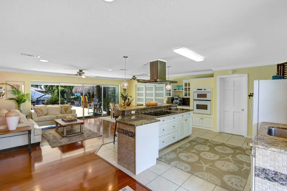 Tropic Like it Hot! Private Tropical Retreat