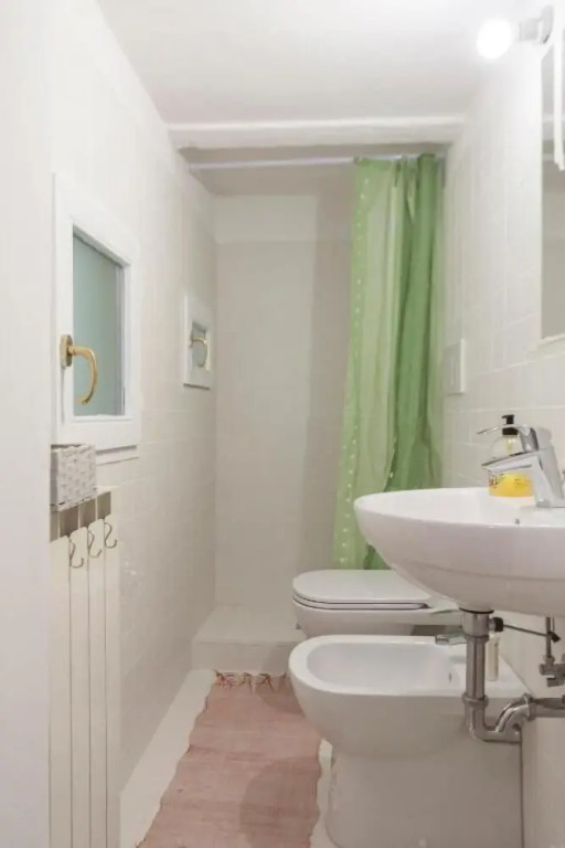 Mirasole in Bologna with 1 bedrooms and 1 bathrooms