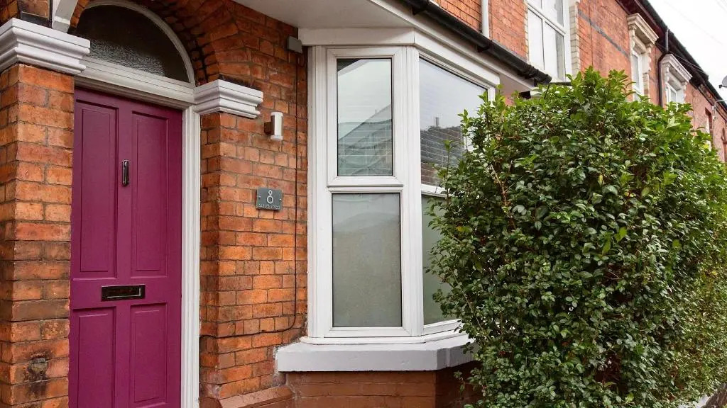8 Samuel Street