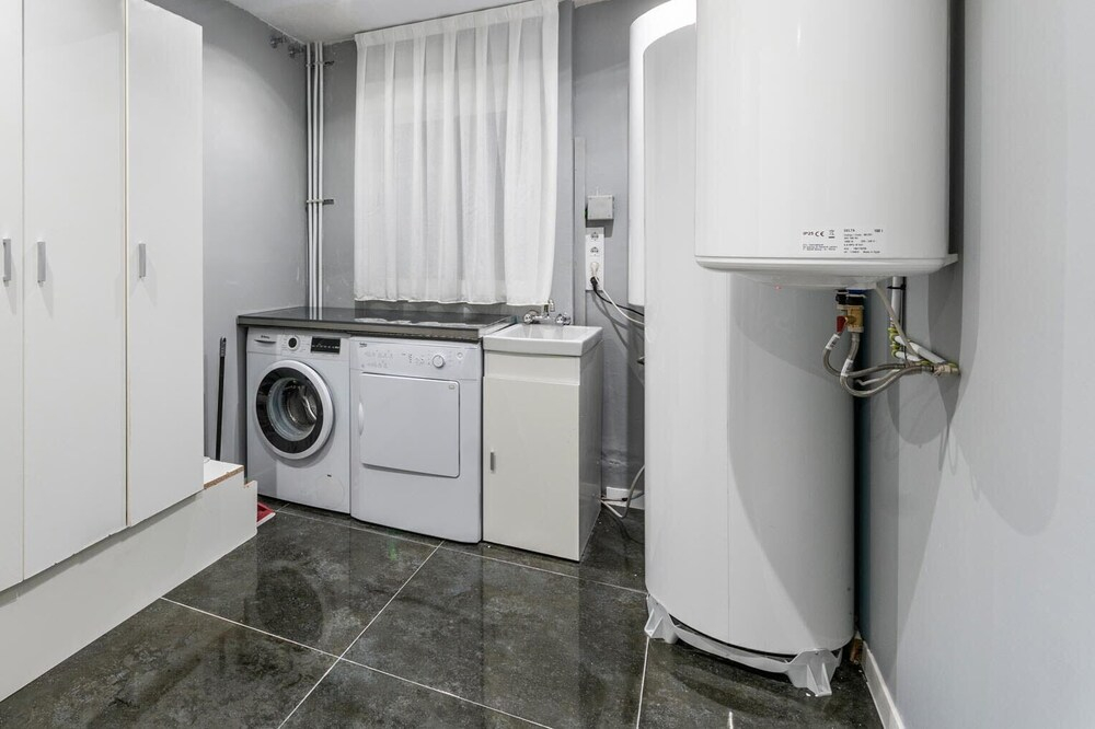 Luxurious Villa Iiheated Pool 200 Meters From The Beach Castelldefels-sitges