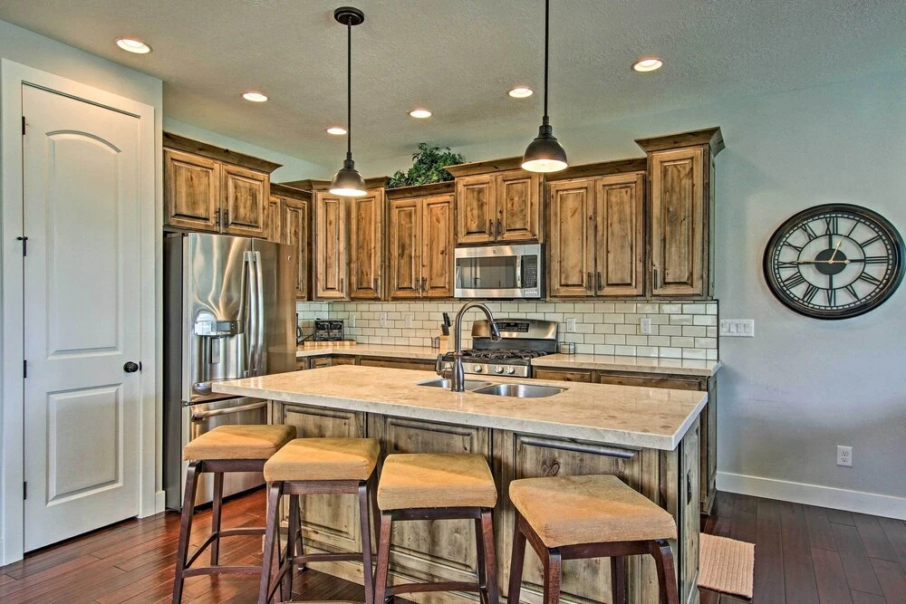 Edgewater Townhome ~ 7 Mi to Snowbasin Resort