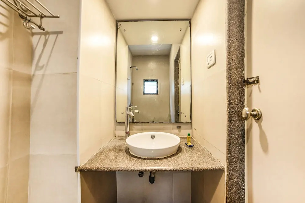 FabHotel Flamingo Anna Nagar