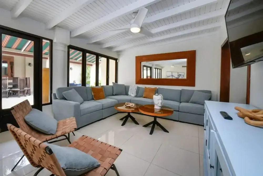 Blue Makini Villa in Noord
