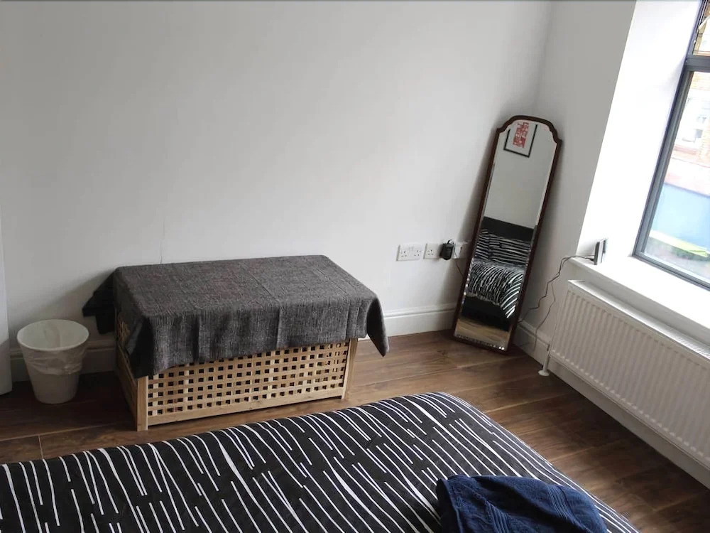 Zone 1 Hoxton 2 Bedroom Flat