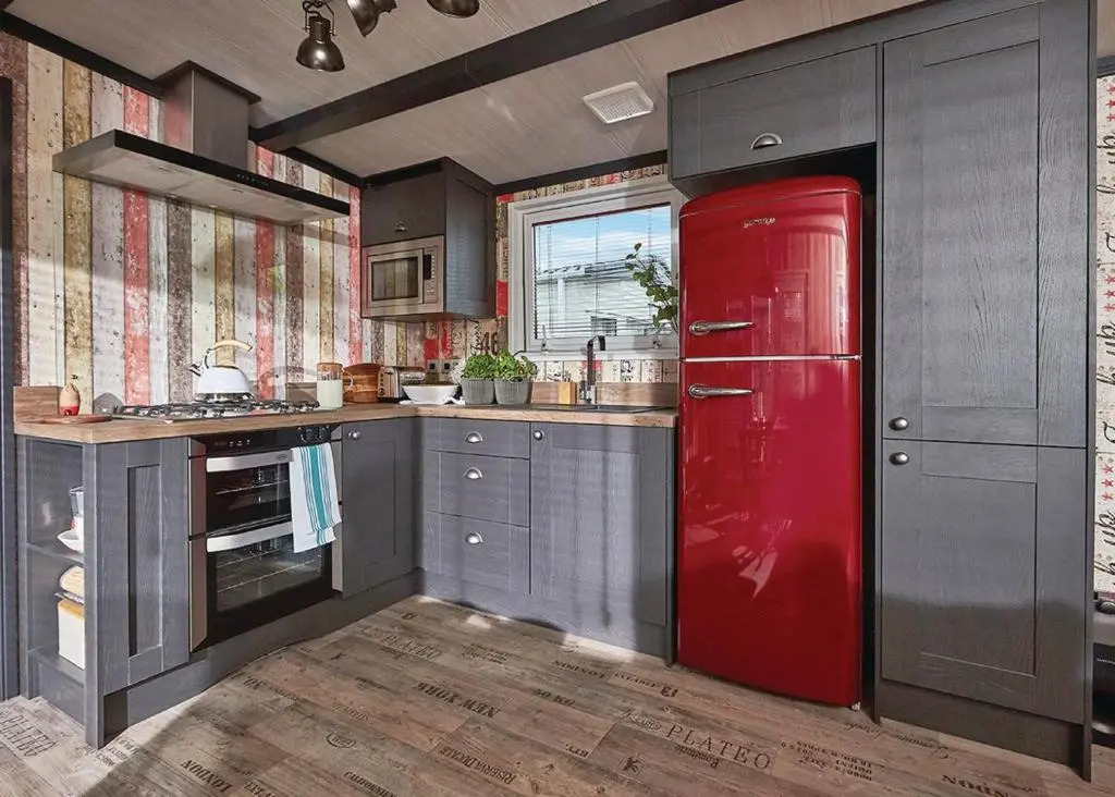 A HOME AWAY HOT TUB RETREAT AT Tattershall lakes country park