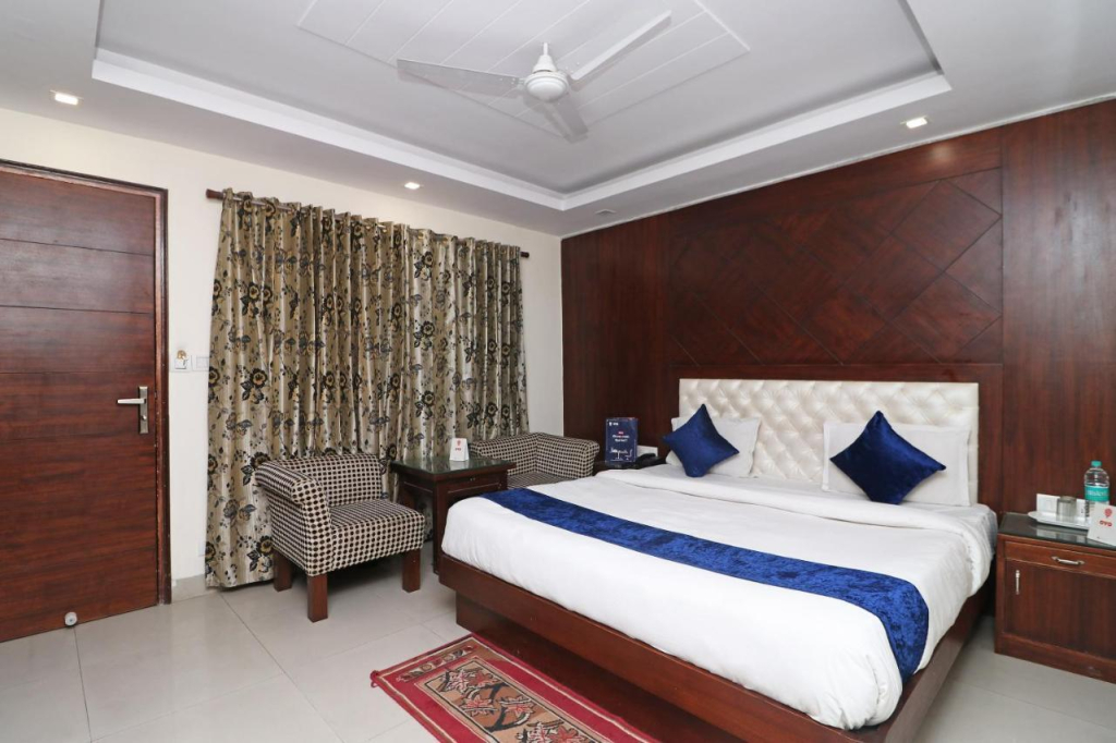 OYO 1679 Value Hotel