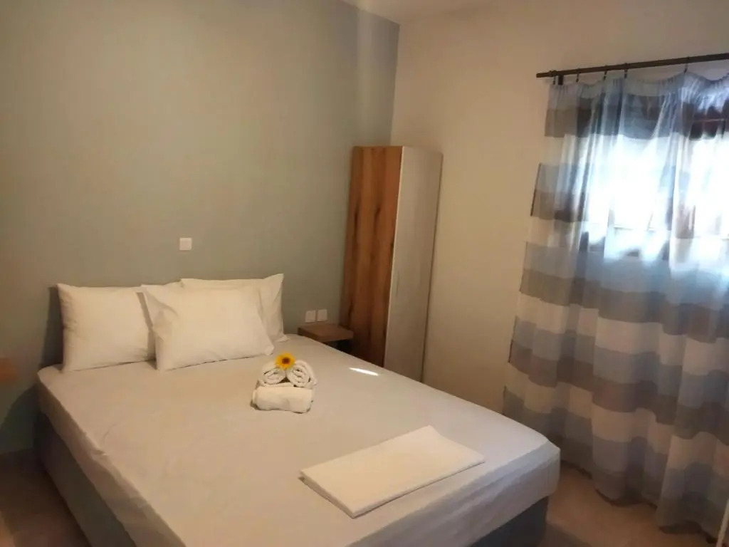 Pefkonas apartments2 100 m from the beach