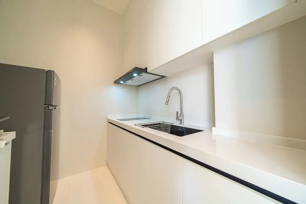 6BR Pool Villa with Karaoke Billiards and Slide Near Thepprasit Market
