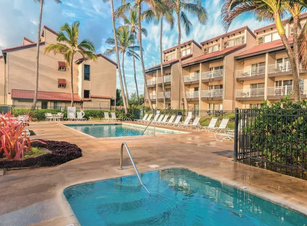 Kapaa Shore 117 by RedAwning