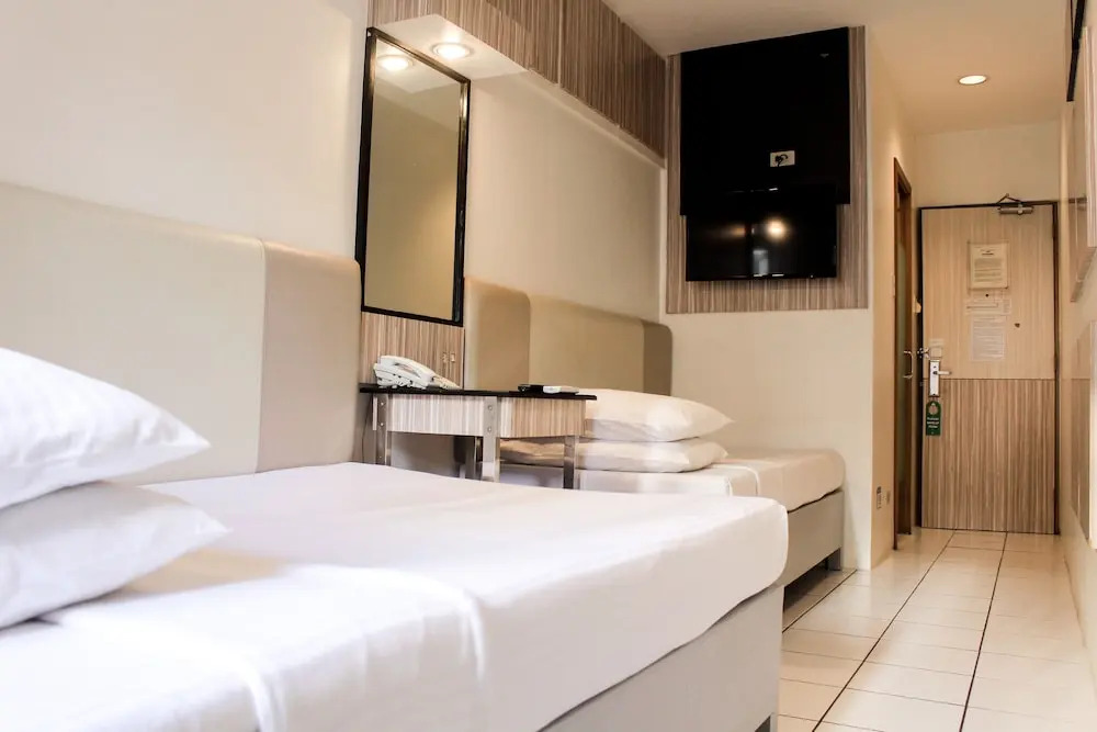 Hostel 1632