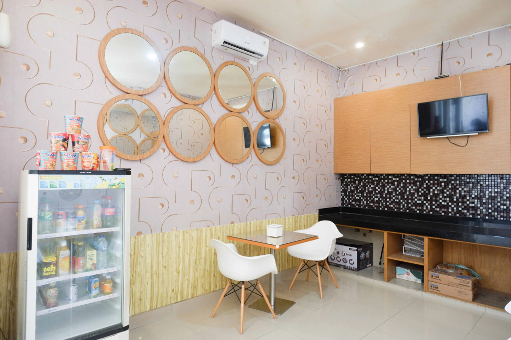 Urbanview Hotel Ruby Makassar