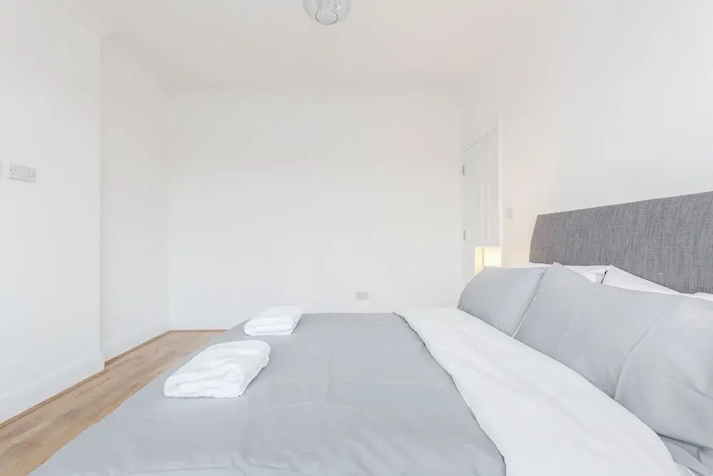 Modern & Spacious 3BR Terraced House