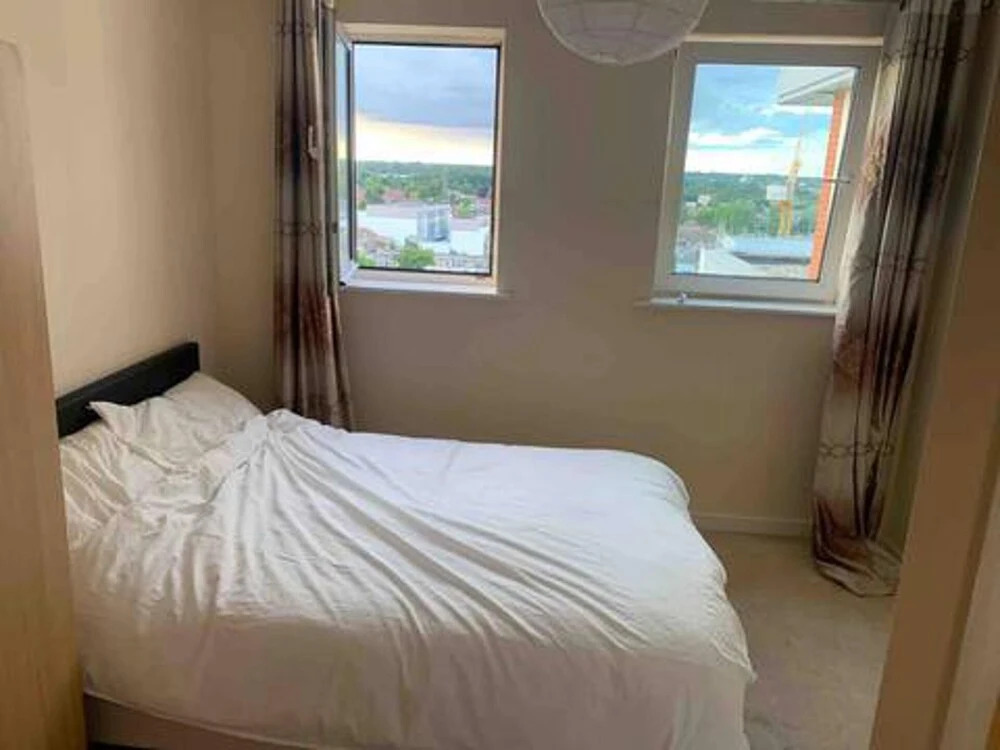 Charming 2-bed Apartment in Slough