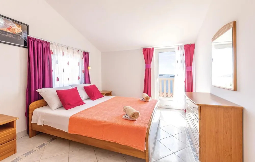 Holiday Home Bok