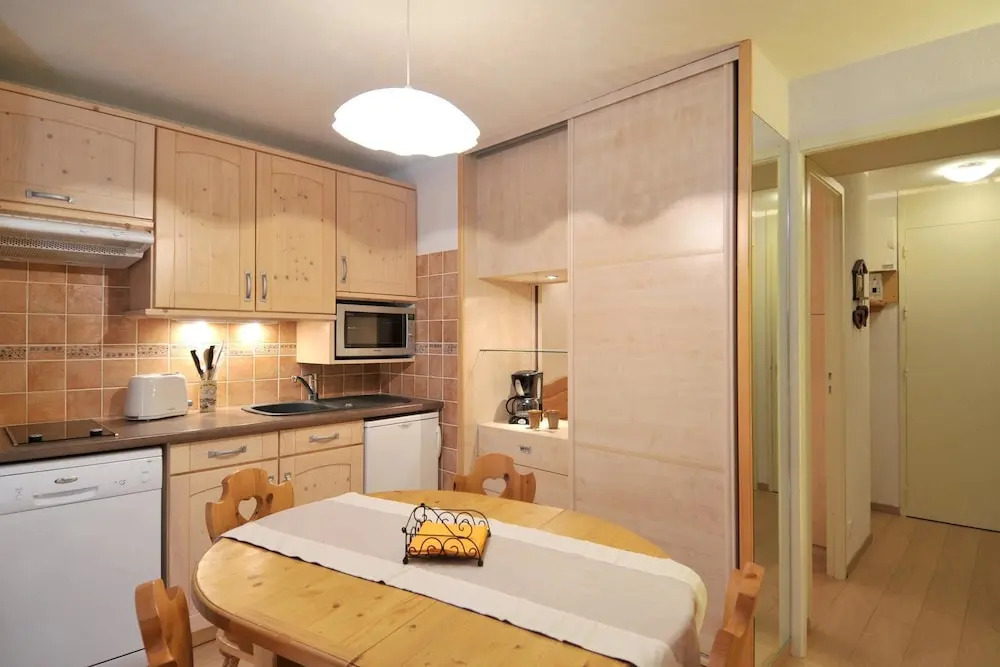 Belle Plagne two Roomed Apartment for 5 People, Located on the Slopes Am421