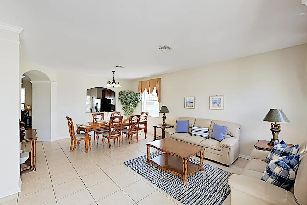Windsor Hills Oasis: Private Pool, Spa & Game Room 6 Bedroom Home