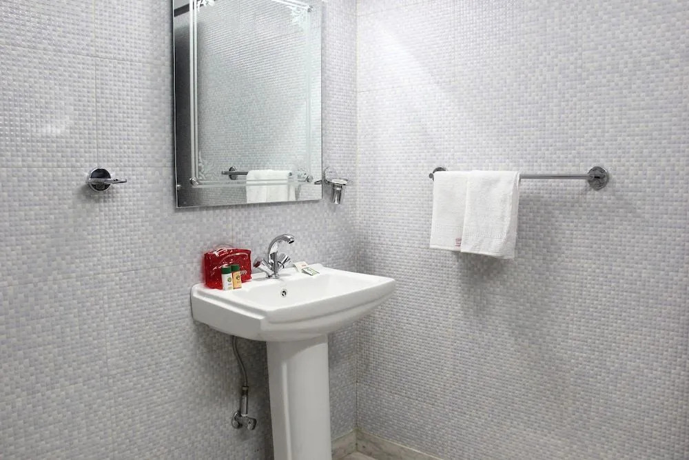 OYO 4096 Hotel Divyanshi