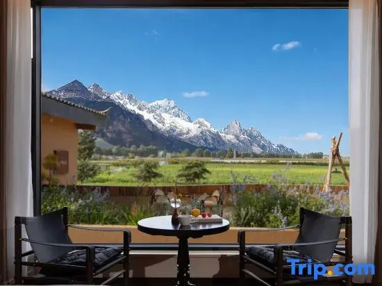 ShanJuanYun Panoramic Sunlit Yulong Snow Mountain Hotel Near Shuhe Ancient Town Near Baisha Ancient Town One free round-trip shuttle ride to the scenic area Brunch Free self-service laundry A quiet environment