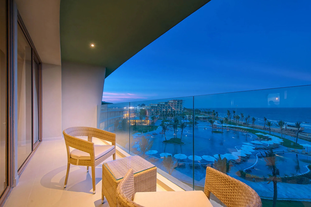 FLC Luxury Hotel Samson