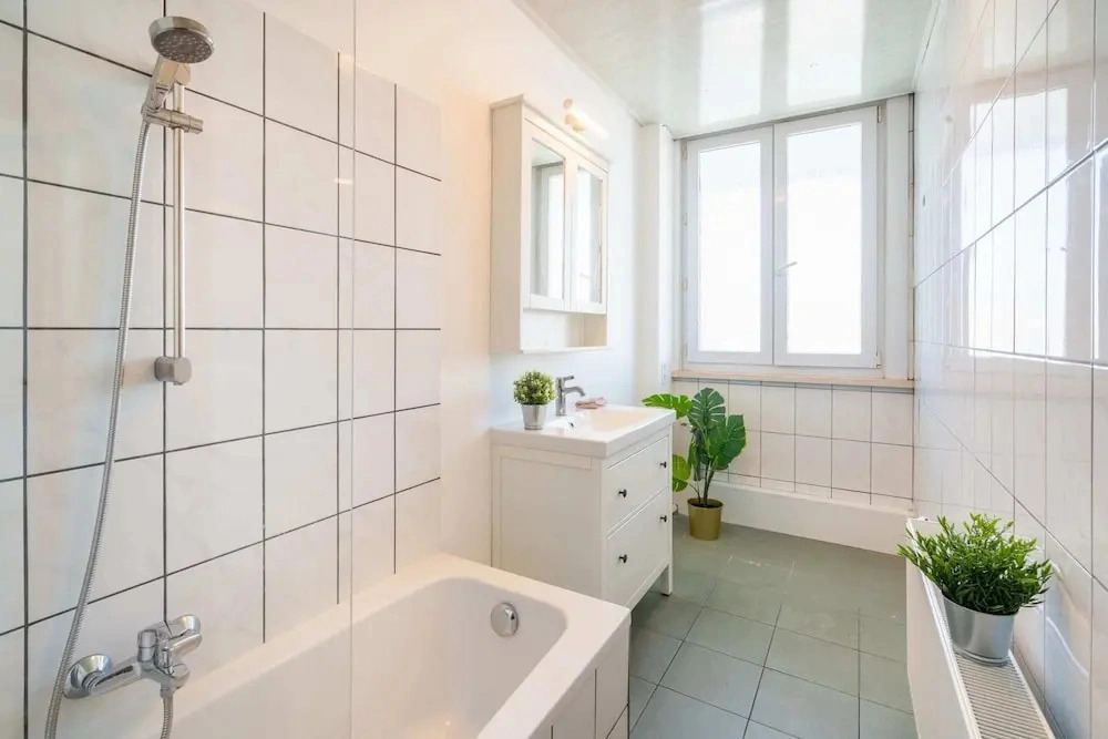 Large Antwerp City Center Apartments2bbkwi-fi