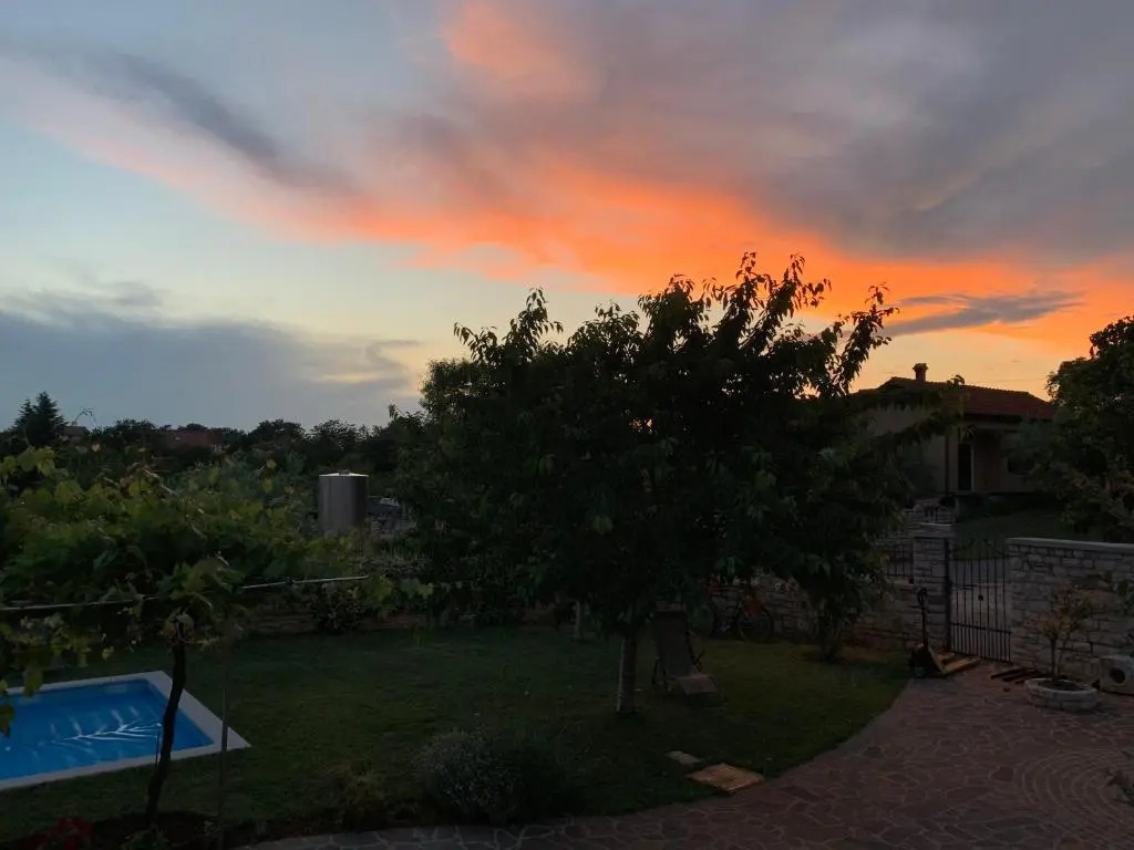 Apartments Leone